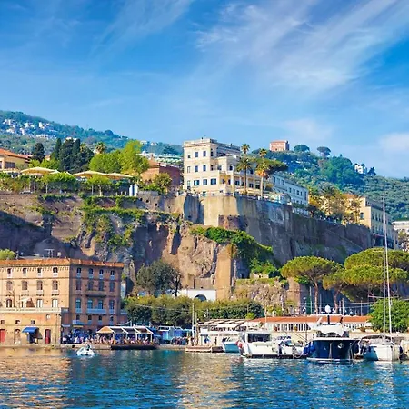 Bed and Breakfast Comfort And Σορέντο